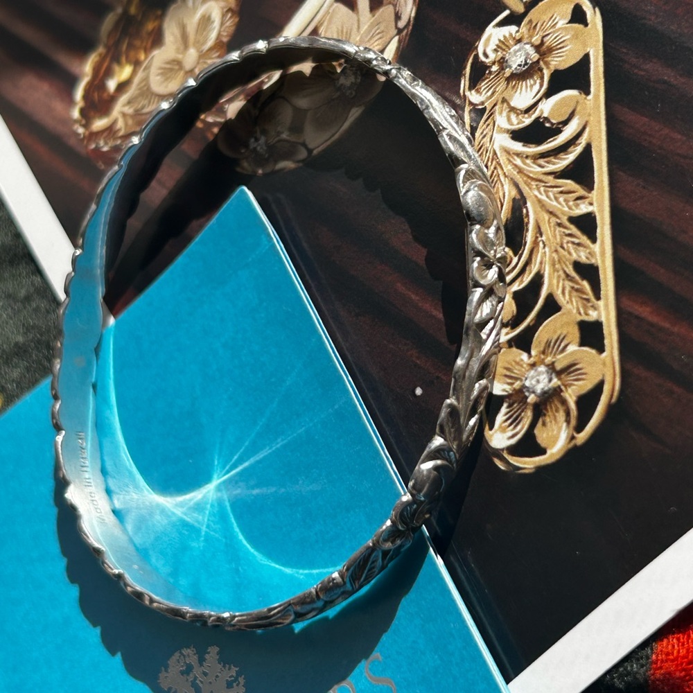 Maui Divers Silver Heirloom Floral Bangle Bracelet